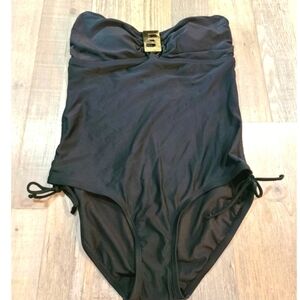 NWOT Sofia Vergara black one piece ruched sides removable straps